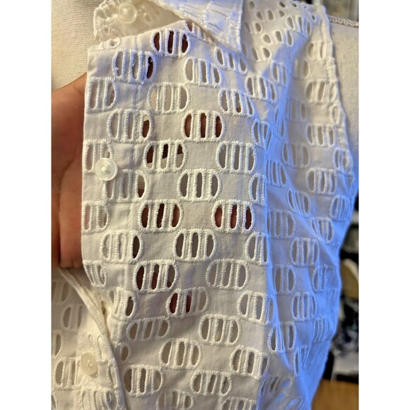 Ann Taylor 100% cotton eyelet sleeveless blouse NWT size 4, gorgeous and classy - Picture 6 of 6